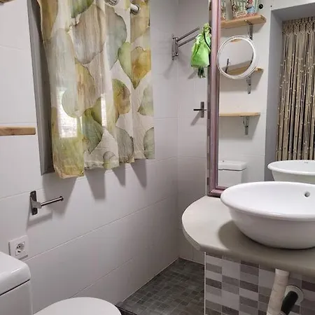 Bonita En Esquina Marbella