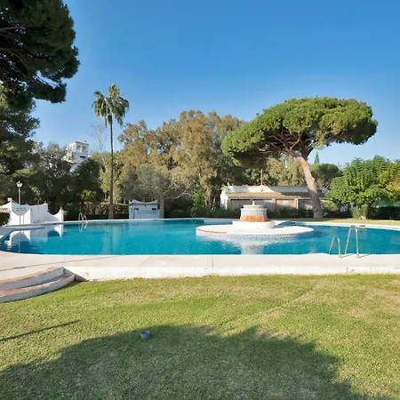 Bonita En Esquina Casa de Férias Marbella
