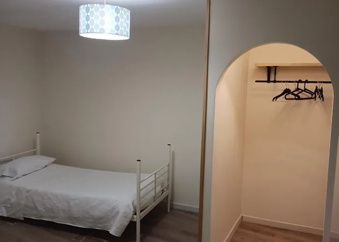 Bonita En Esquina * Marbella