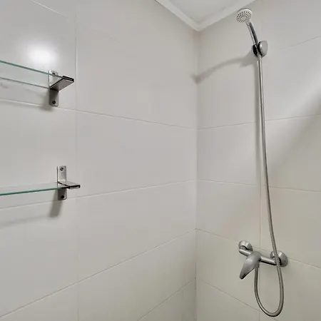 Bonita En Esquina Marbella